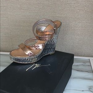 Giuseppe zanotti metallic wedge